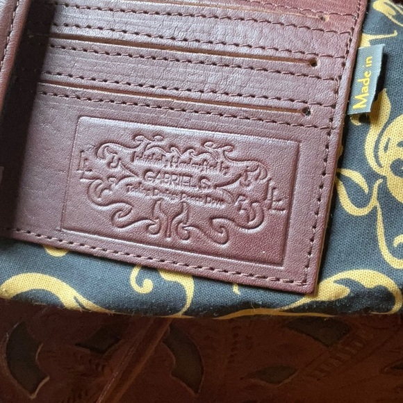 Cool looking Gabriels tote size bag - Picture 6 of 12